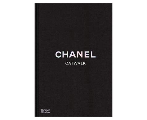 boek box chanel|Chanel Catwalk: The Complete Collections, Patrick .